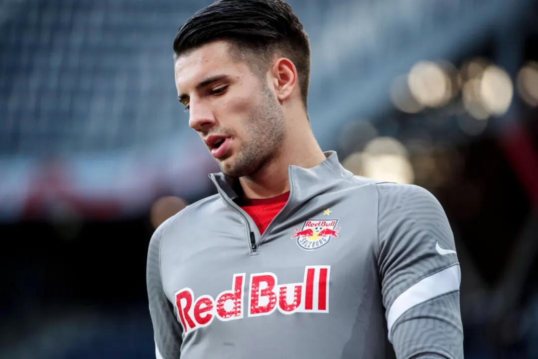 长得这么帅却摸不到自己脸,长得这么帅却不能出门