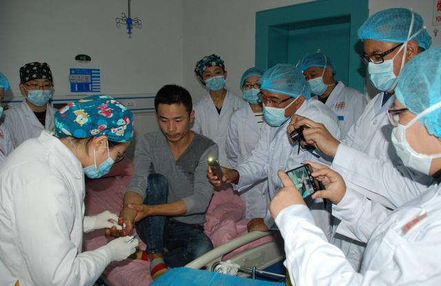 从向外跑到就近看区医院人才战略引领烧伤创疡科登上国际舞台