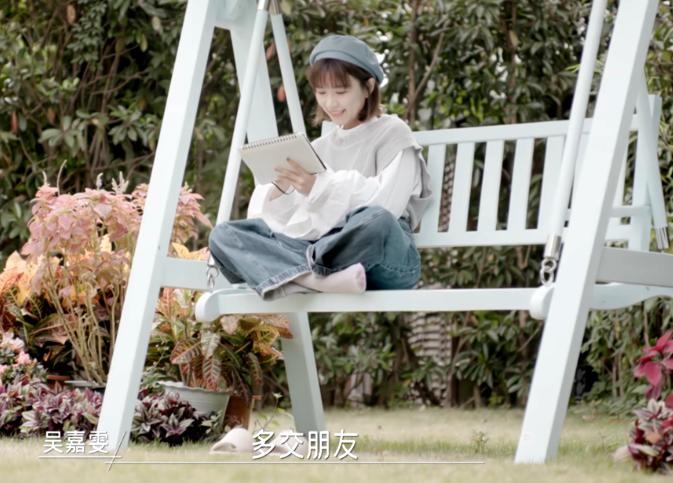 面对同一个单身暖男，两个高情商女人的不同选择