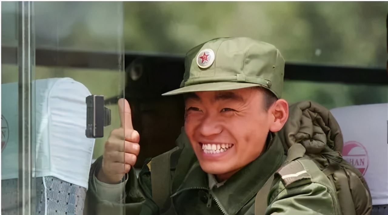 王宝强现身少林寺喊话,王宝强重回少林寺大秀拳法