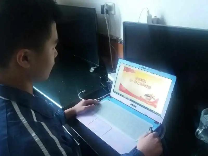 抗击疫情有一种力量叫众志成城,抗疫有一种力量叫中国