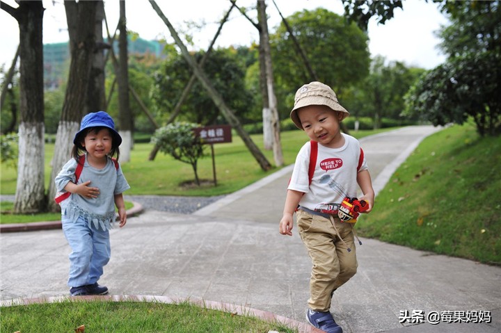 孩子“偷”爸妈钱买零食，比揍一顿效果更好的3个方法，您知道吗