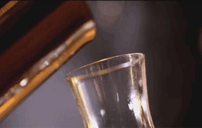 胡桃里超人气音乐,胡桃里音乐酒馆人均消费多少