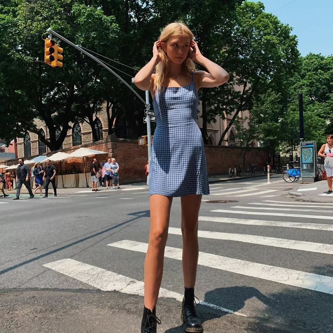 教你100元变身梦幻九头身KaiaGerber