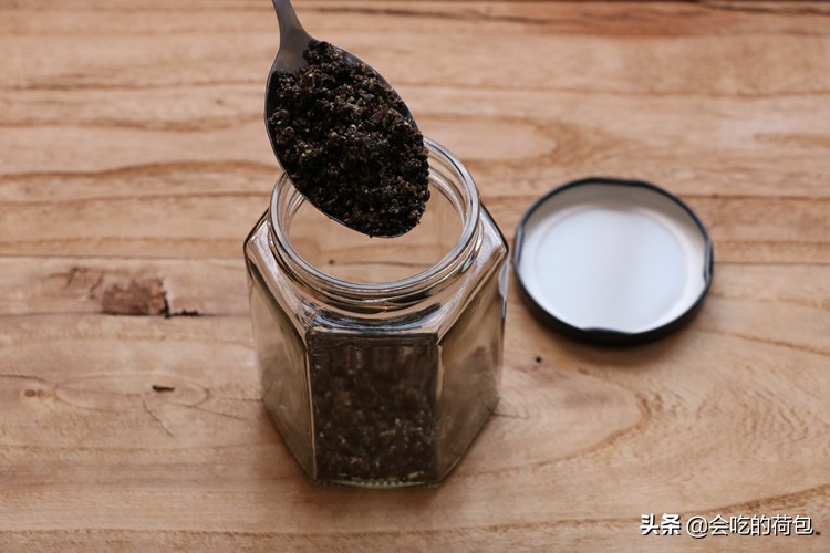 吃黑芝麻的好处补血养颜,吃黑芝麻功效好处