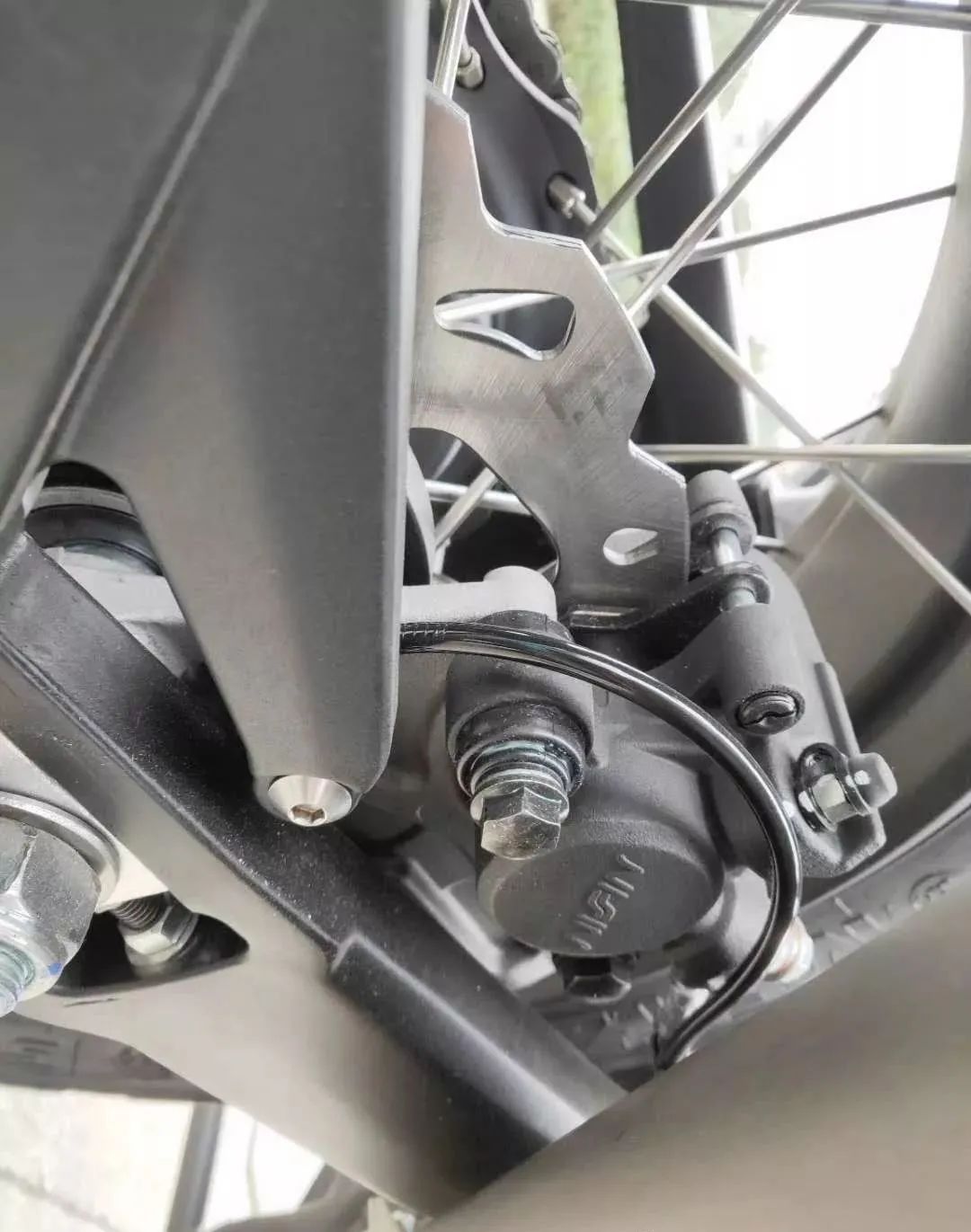 凯越500x摩托车一万公里保养,21款凯越500x经典版和珠峰版