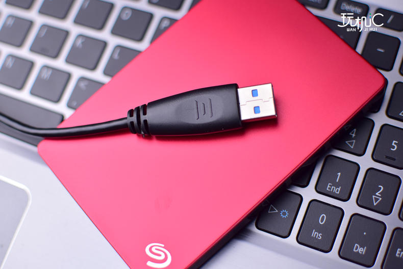 希捷2tb移动硬盘推荐价格,希捷新睿品1tb移动硬盘