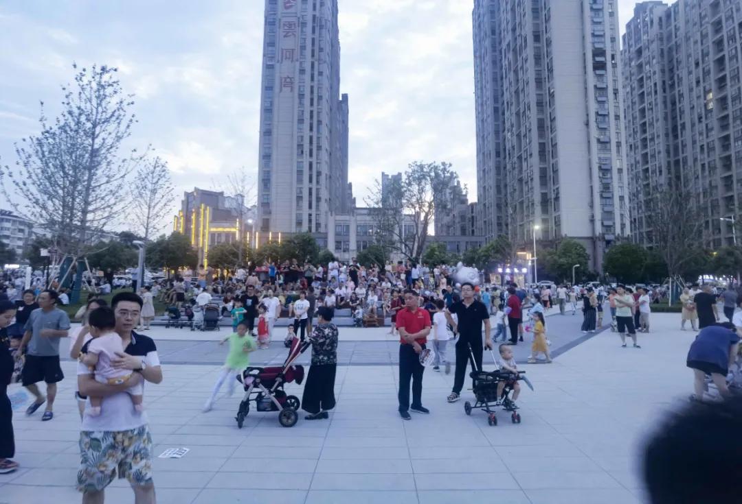 绗涗笢鑷诲搧,绗涗笢鑷诲搧浜戞箹鍗侀噷