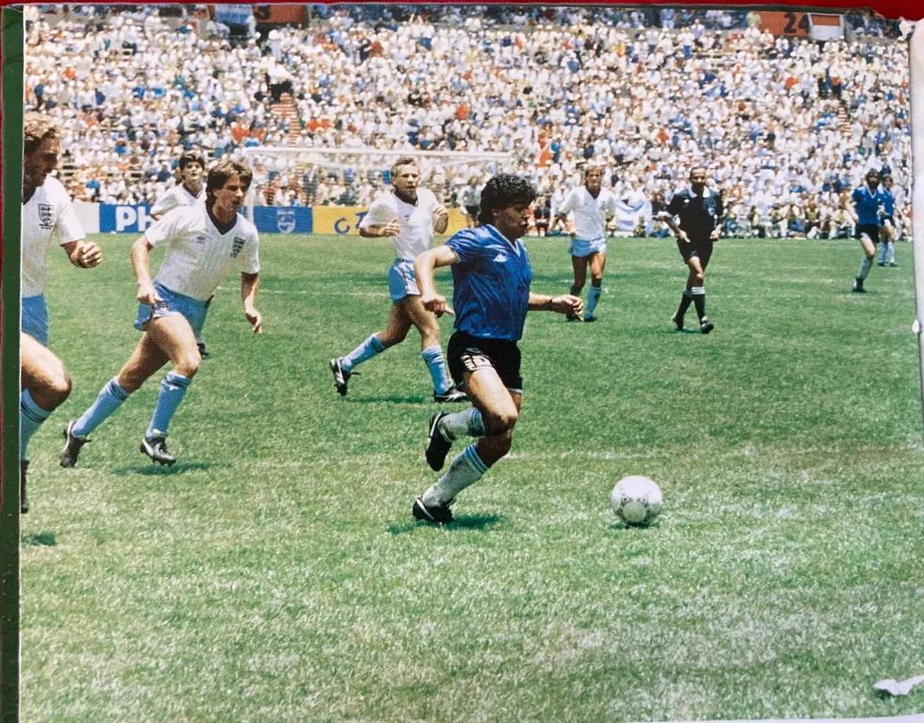 贝利和马拉多纳谁是天下第一,贝利和马拉多纳都是哪个国家的