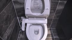 壁挂马桶怎么安装方便后期维修 (壁挂马桶马桶盖松动)