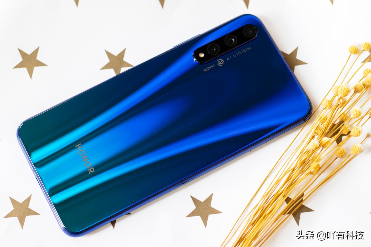 荣耀20s光影之美,荣耀20s发布晚上自拍也要美美的