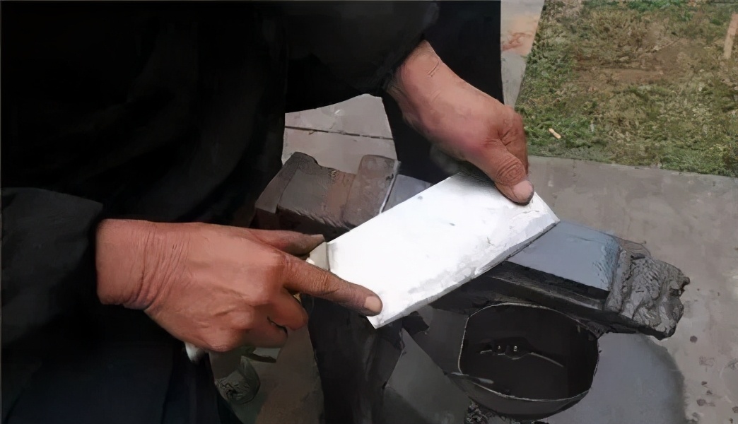 用了2000年的木菜板，被一块多功能菜板改变，不会发霉更抗菌