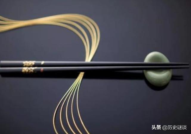 日本的“新筷子”螺旋状造型，一根掰开变成两根，网友看后却笑了