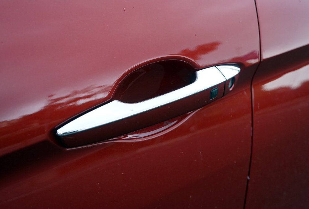 广汽三菱欧蓝德2.4四驱五座咋样,广汽三菱欧蓝德2.4五座顶配四驱