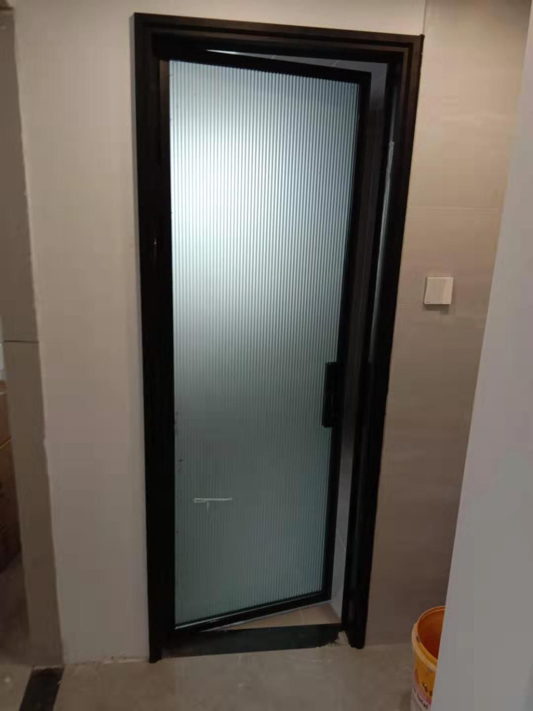 铝包木门安装步骤视频,铝艺大门安装知识