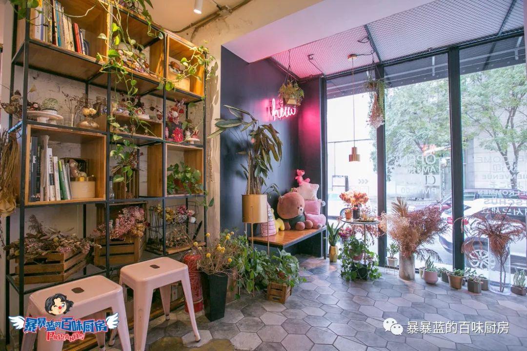 来这家店你真没办法好好吃饭，每道菜都堪比艺术品，好吃到光盘