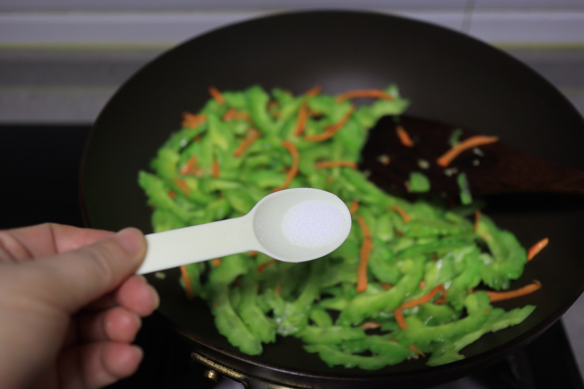 苦瓜的做法大全简单又好吃,苦瓜的家常做法简单好吃