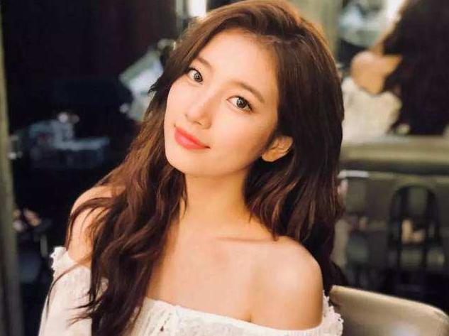 适合夏天的水蜜桃妆,夏天化妆推荐底妆