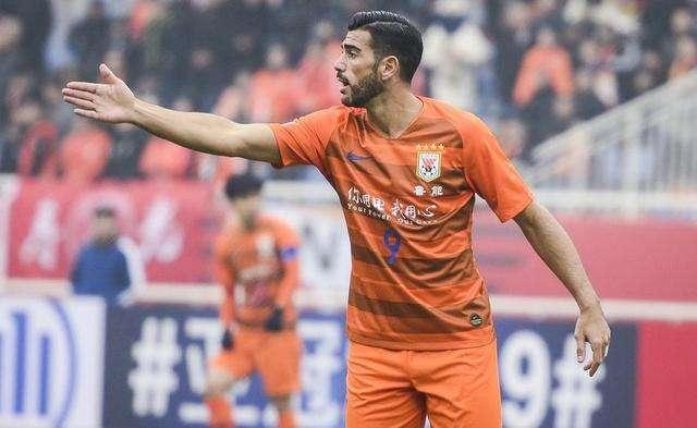 联赛没机会足协杯都不给上？巴甲新星在鲁能的日子或已到头