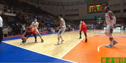 20倍慢镜回放！深圳关键追分时刻被判出界，央视解说提出质疑