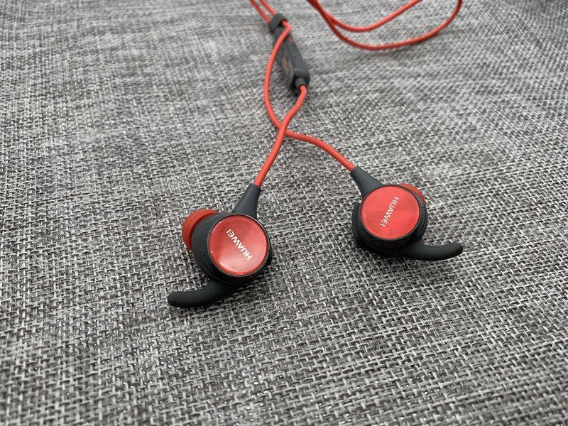 jbl耳机和漫步者耳机哪个性价比高,beats耳机和森海塞尔耳机哪个好