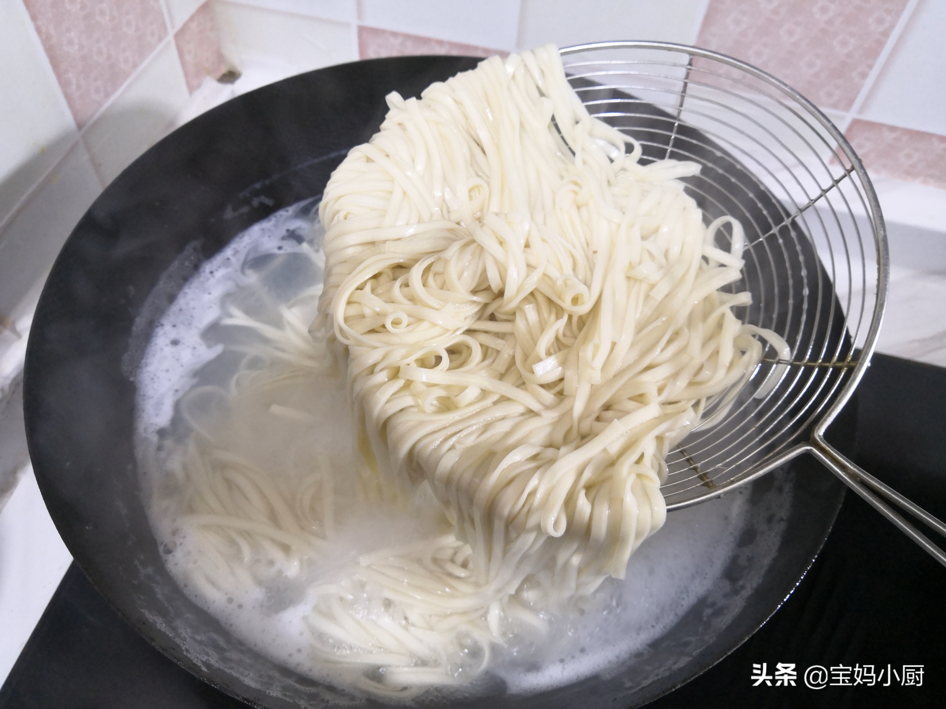 哪里的挂面条口感最好,炒细挂面条简单的家常做法