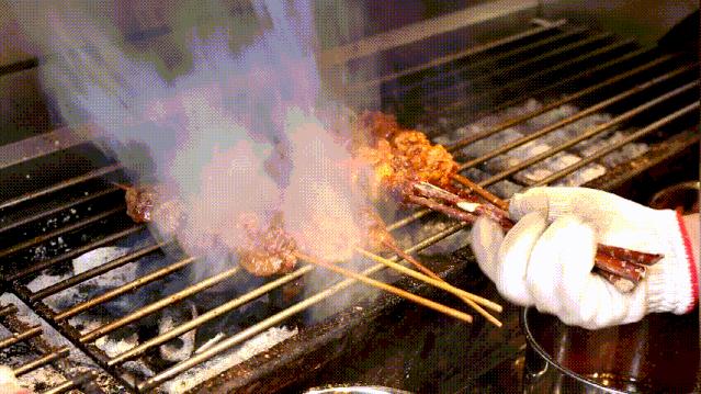 口*爆口**汁！这家店凭借「巨无霸烤羊腿」风靡绵阳！吃了整整7年