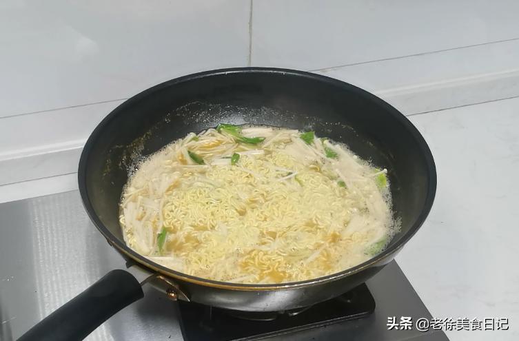 基围虾虾头去掉后怎么做,基围虾虾尾怎么做才又鲜又嫩