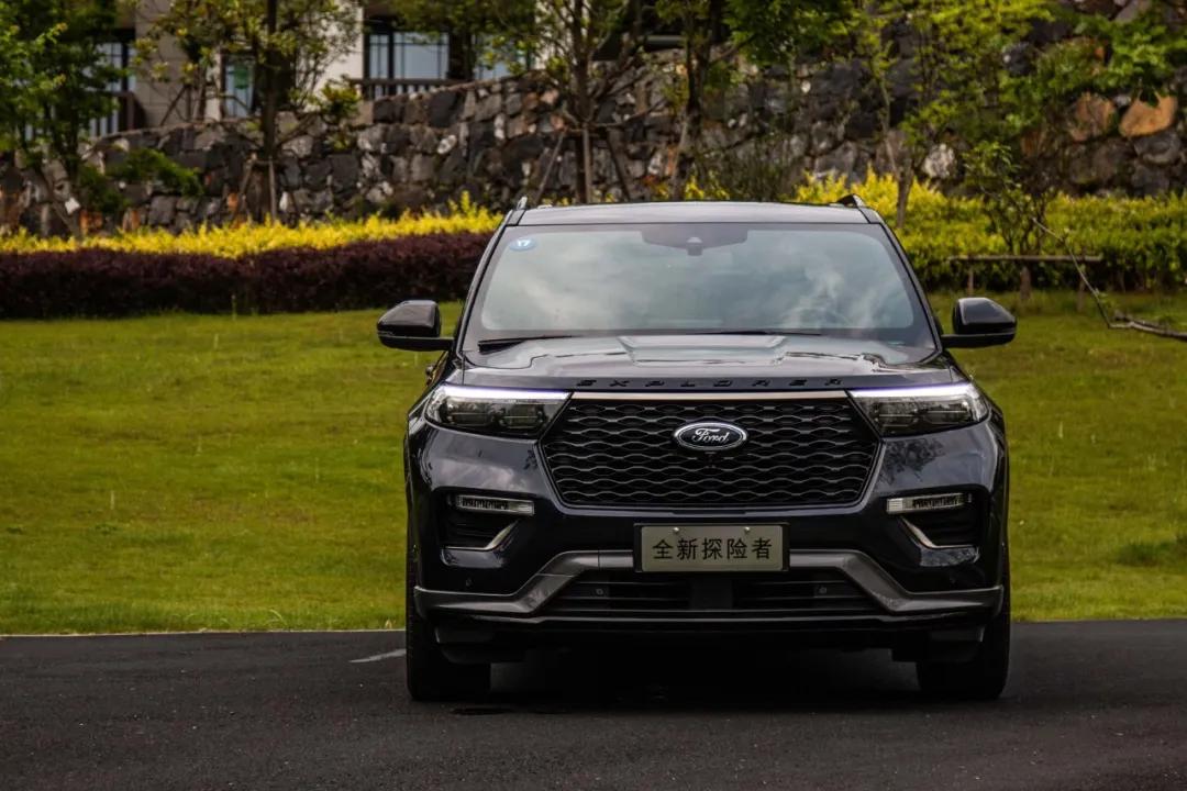 全新福特探险者选哪个配置,福特全新探险者对比途昂