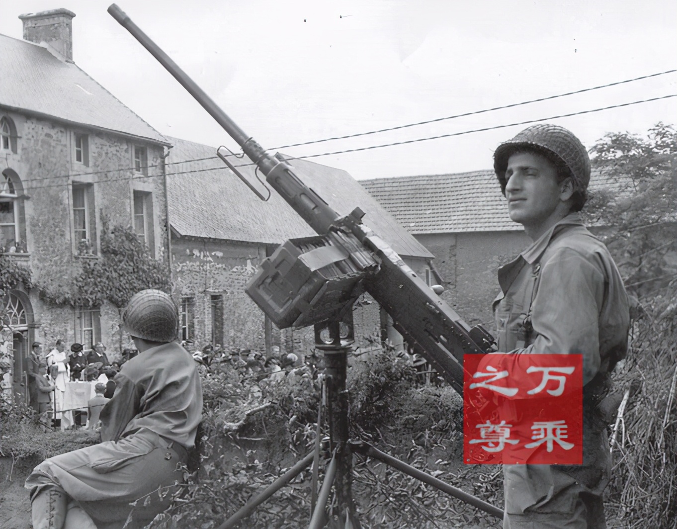 m2机枪打日军碉堡,m2机枪为什么不被淘汰