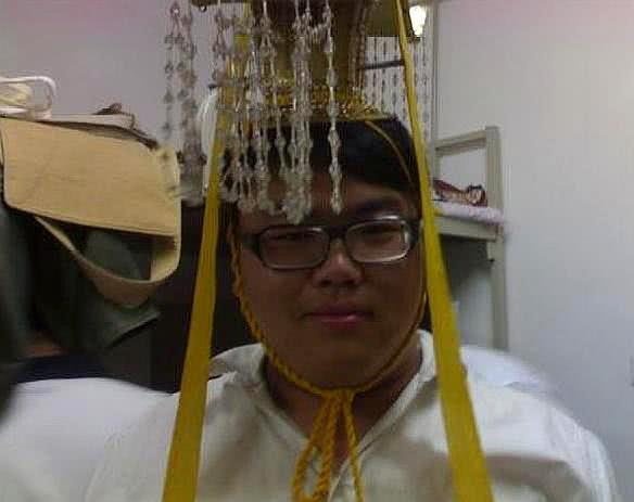 大学宿舍里人才辈出，寝室养猪我忍了，纯牛奶泡脚是认真的吗？