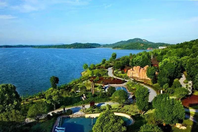 咸宁9月份适合去泡温泉么,泡温泉的旅游地方