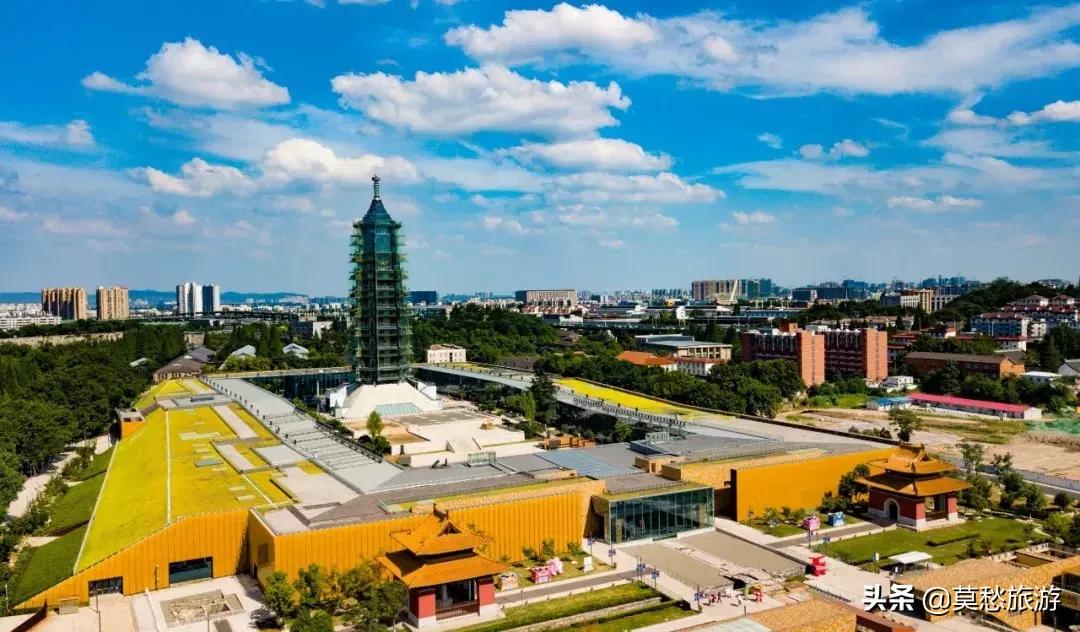 为什么外省人都喜欢寺庙,为什么外地人那么喜欢旅游