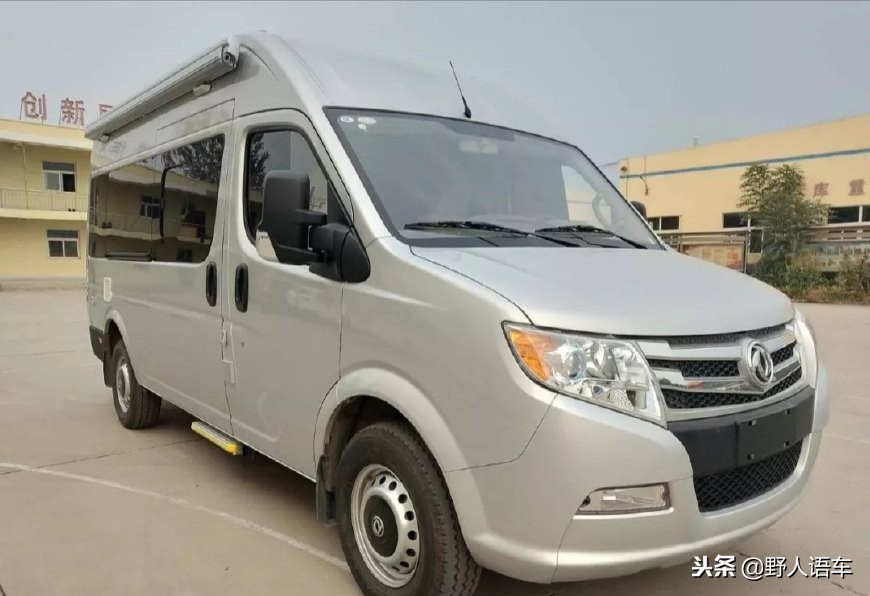 一种车型两种布局同样的平民价御风长轴房车顺侣，给你全新体验