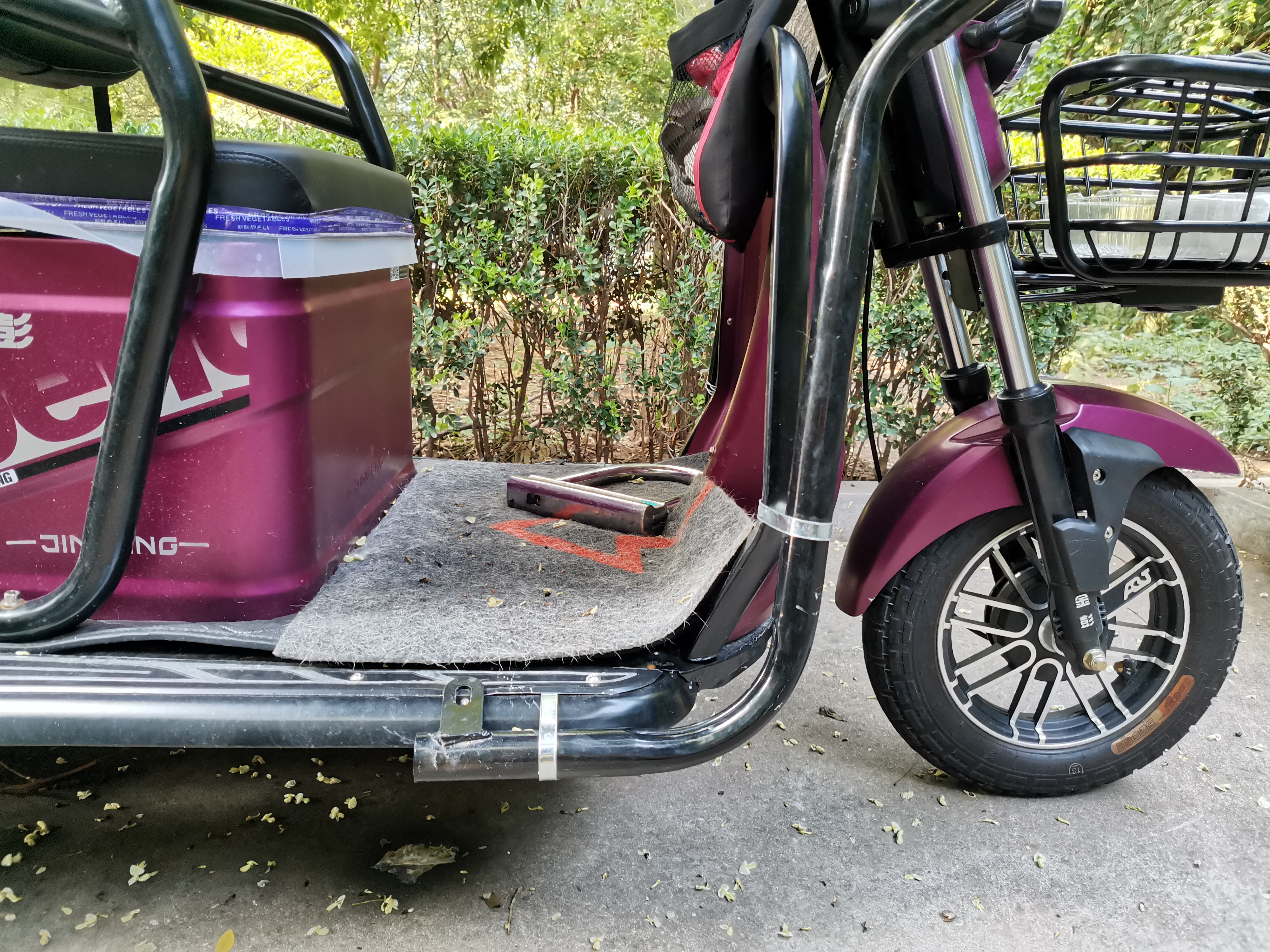 磷酸铁锂做三轮车电池,给电动三轮做一个磷酸铁锂电池