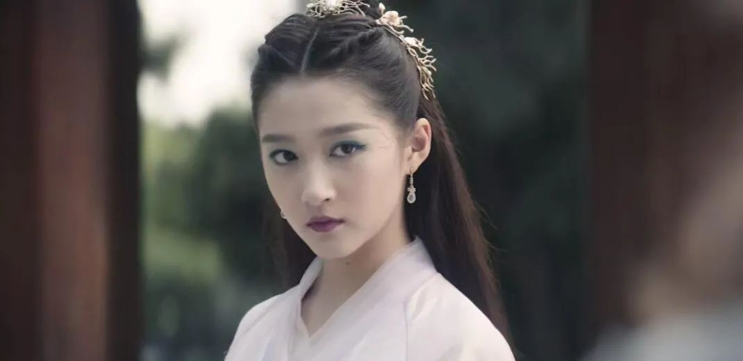 我们可以不相信郑晓龙，但是可以完全相信关晓彤