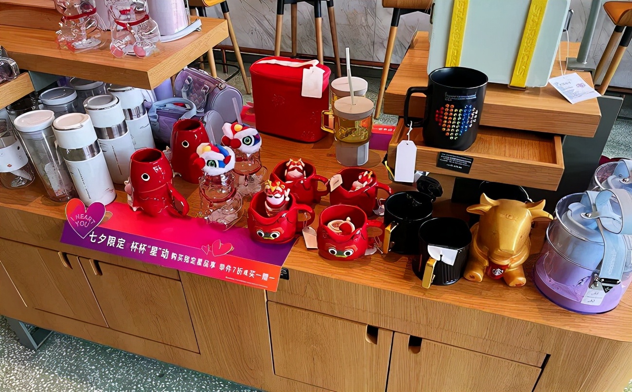 瑞幸星巴克饮品复刻,瑞幸比星巴克便宜的好喝吗