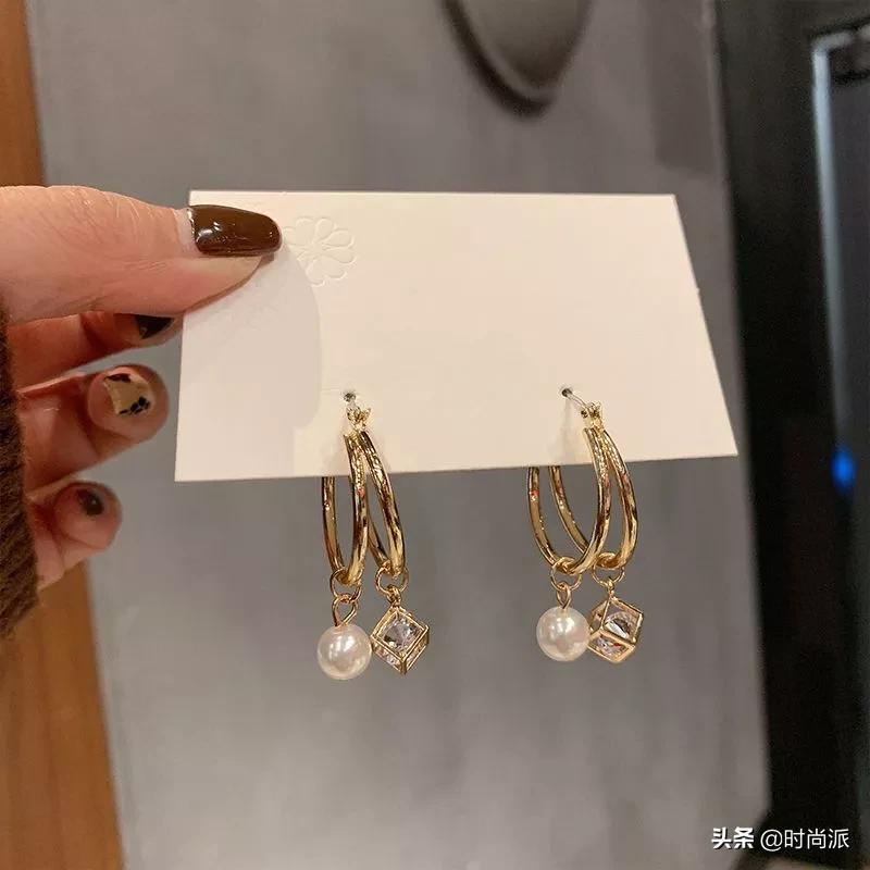 一眼就惊艳的耳环戴上百搭又高级,长脸适合戴的百搭耳环