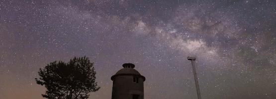 手机相册里的视频照片越来越多，用这3个方法快速找到目标素材