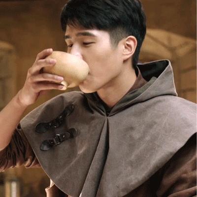 雷佳音帅气代言,雷佳音最新代言