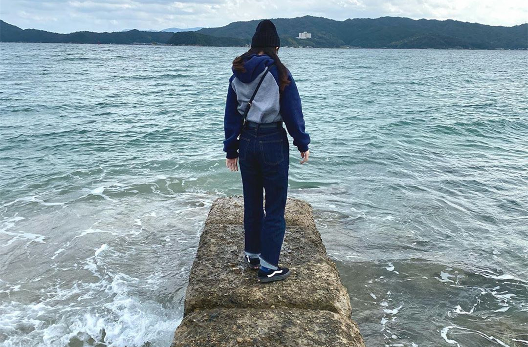 vans怎么穿都好看,女生穿vans哪个系列好