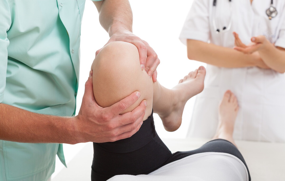 膝盖滑膜炎用啥药能止痛呢,膝盖滑膜炎能用消肿止痛膏吗