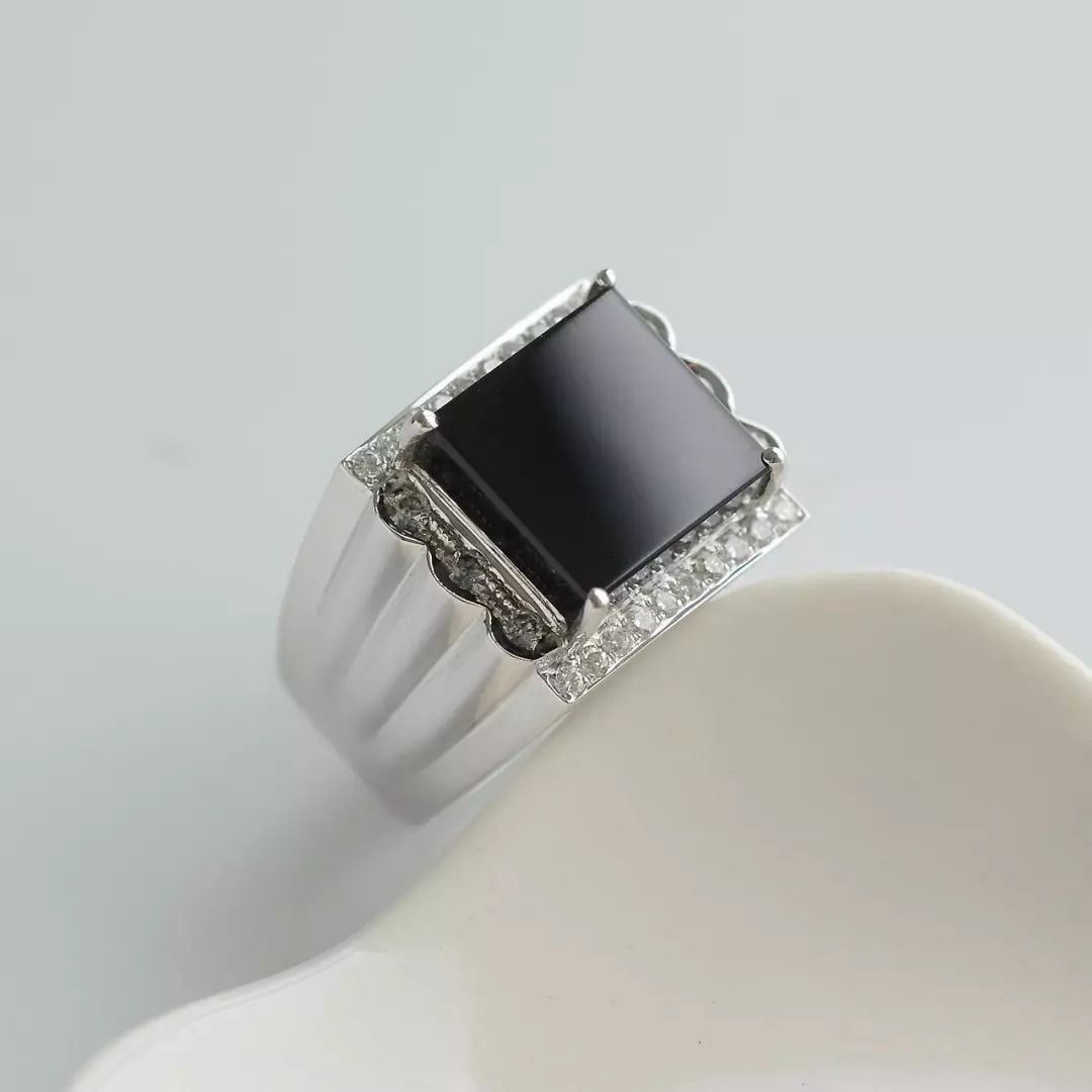 黑色玉石都有哪些,黑色玉石有哪几种怎么分