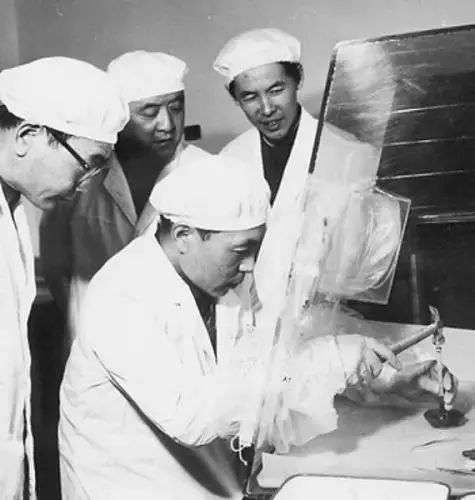 美国登月骗局指的是哪次登月,为什么有人怀疑美国登月造假