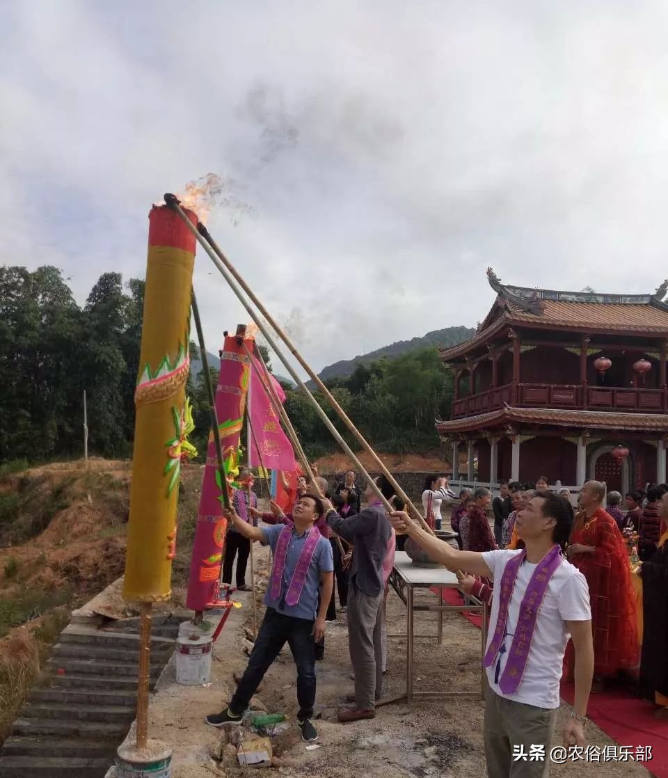 农村白事出殡有哪些讲究,出殡扎纸开光是什么意思