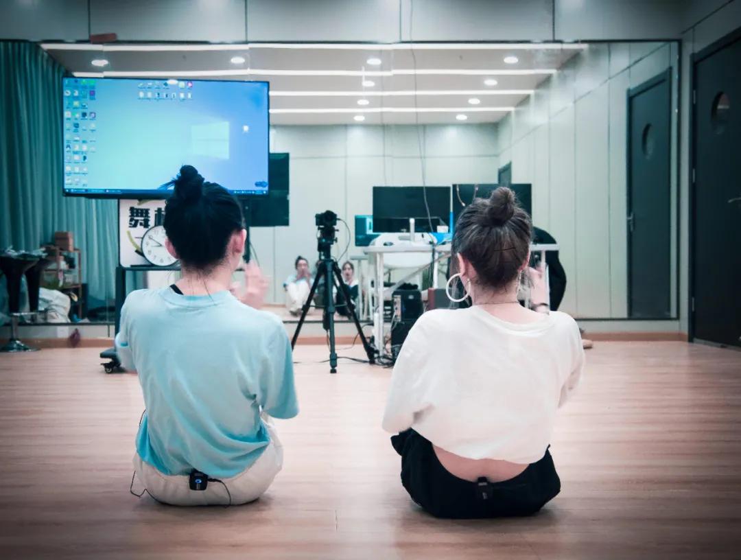 没有舞蹈基础怎么扒舞,遇见心动的舞蹈想学怎么办