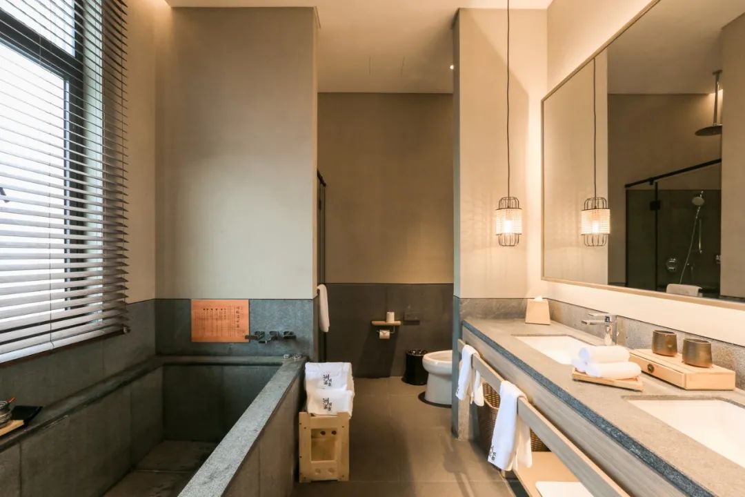 住进风景里温泉酒店,住进风景里旅游度假温泉酒店