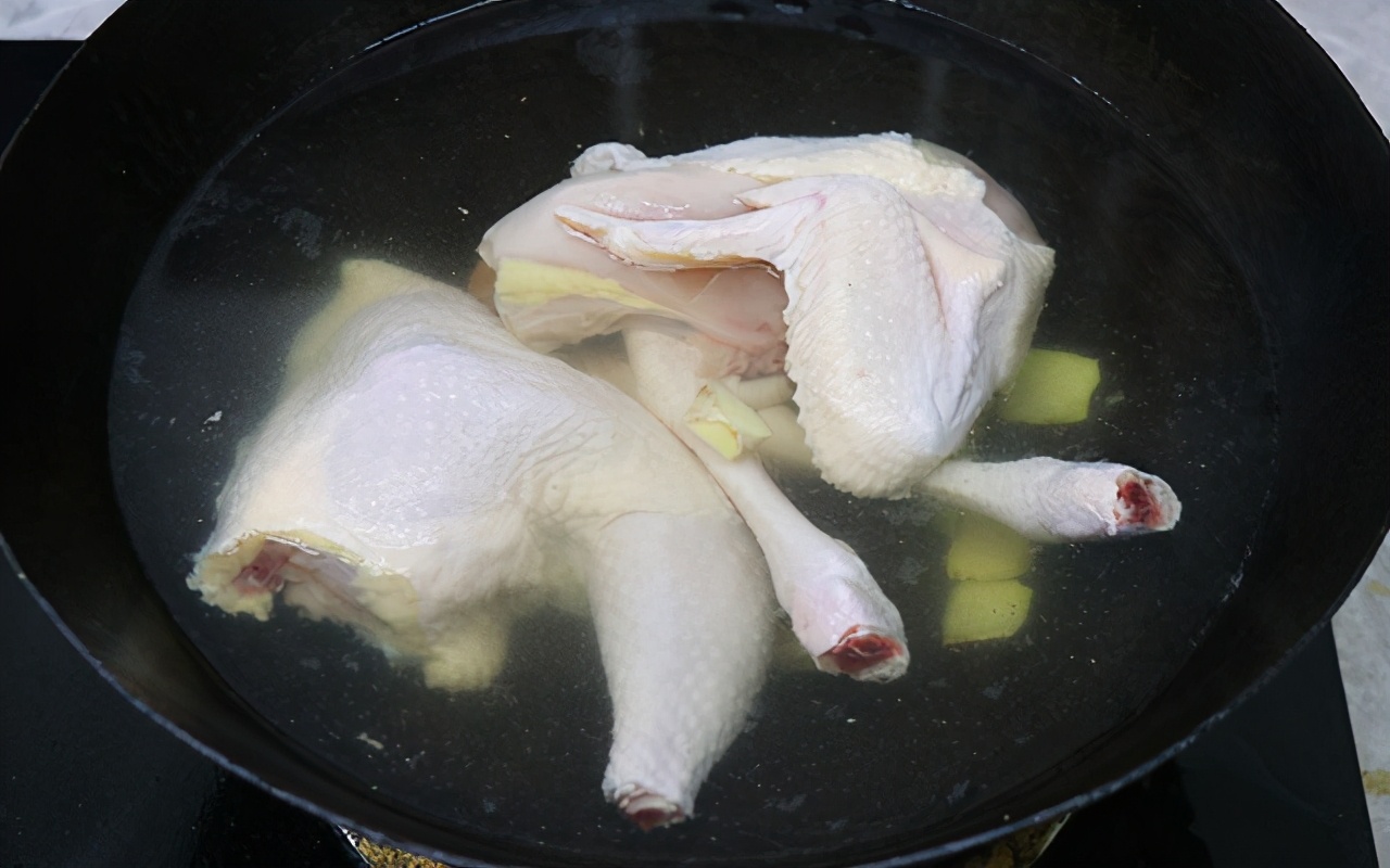 鸡肉不要辣椒怎么做好吃,鸡肉不要炒着吃了教你懒人新做法