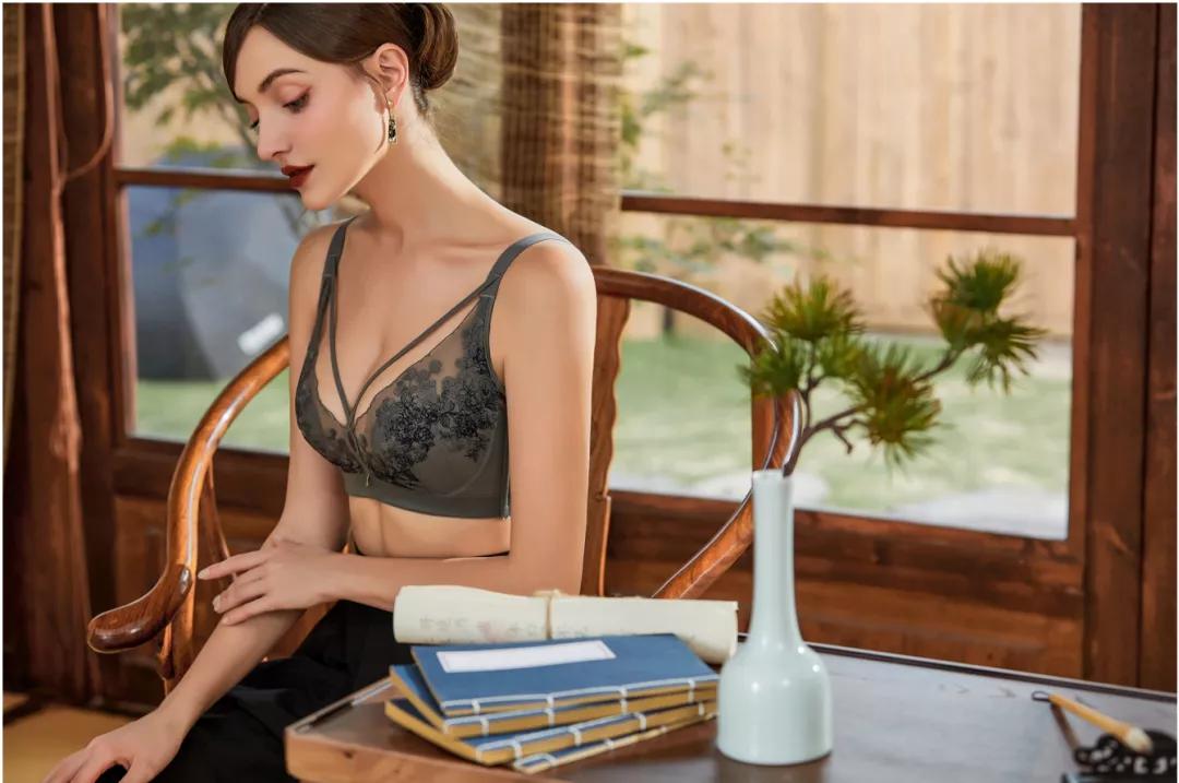 「内衣周刊」好物推荐｜新美婷禧绣：入骨高雅，轻盈灵动优雅浪漫