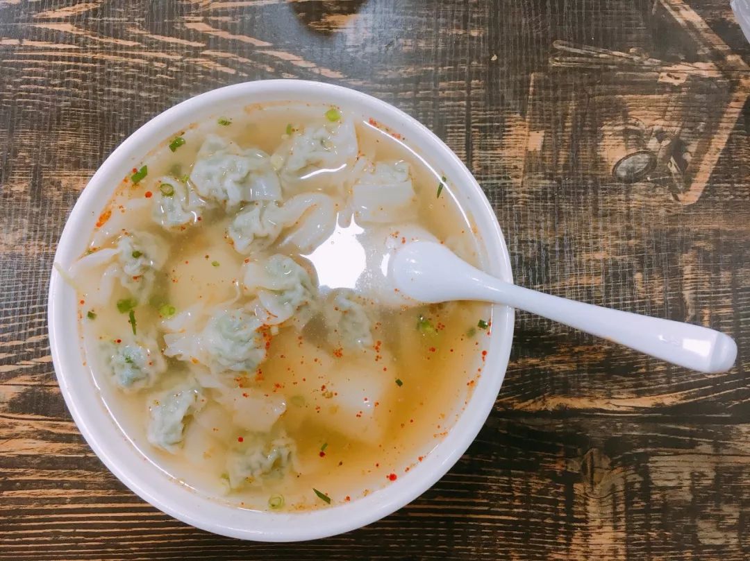 南京小吃鸭血粉丝,南京王府大街小吃